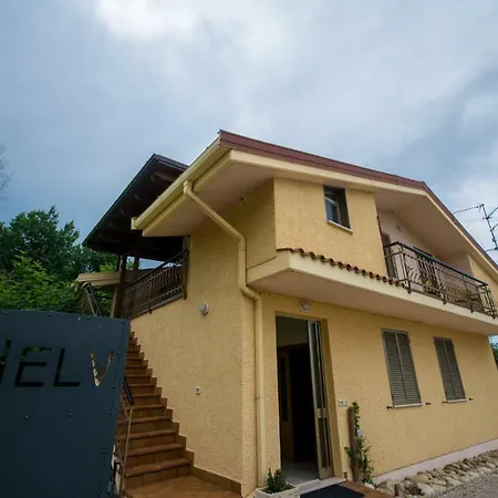 Helvetia Apartmán *